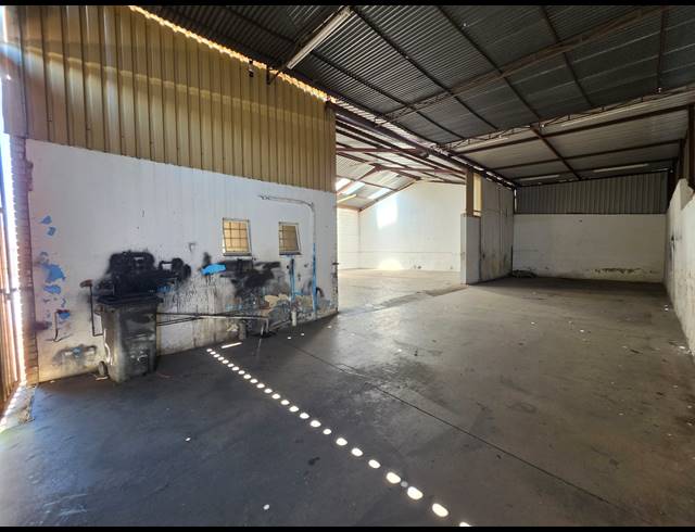 264M² FACTORY TO LET IN ANDERBOLT